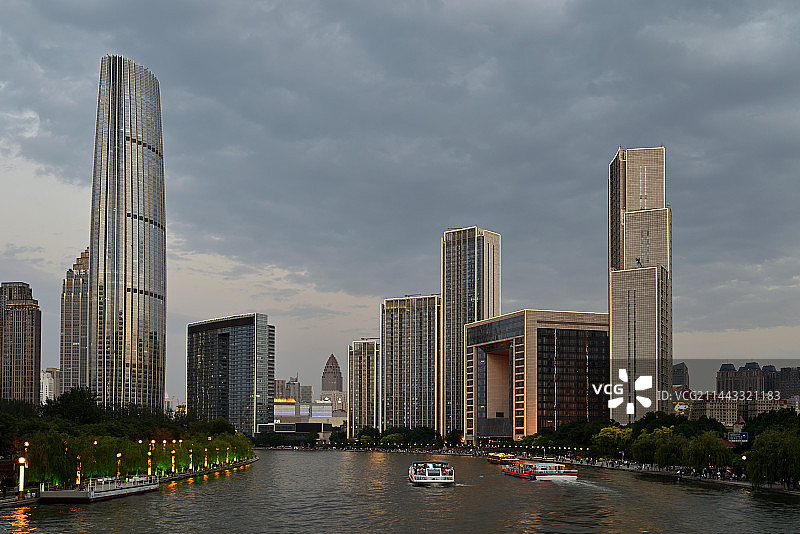 天津城市天际线摩天大楼建筑经济商务金融区图片素材