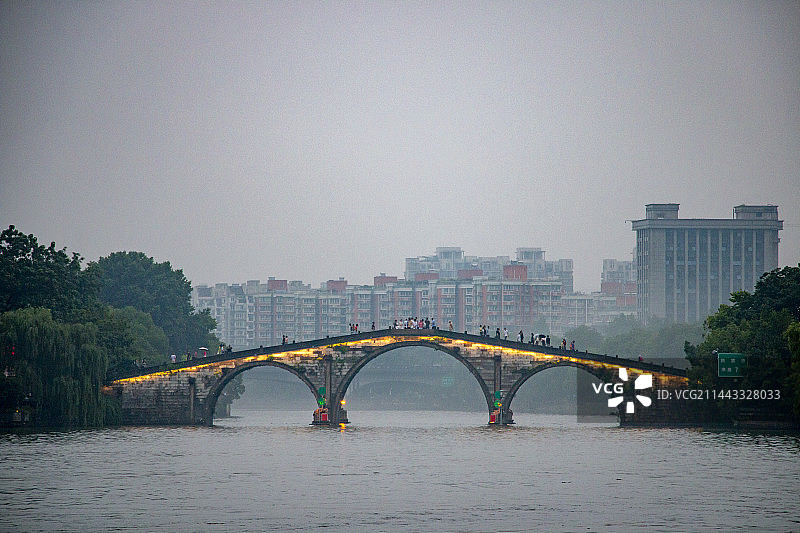 中国杭州拱宸桥雨后姿色图片素材