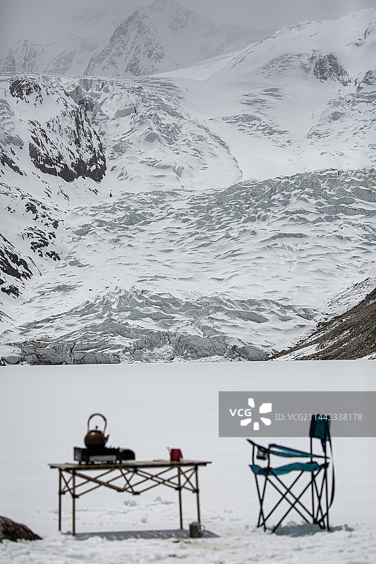 冰川下煮茶图片素材