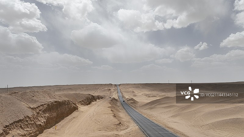 青海海西州315国道U型公路航拍图片素材