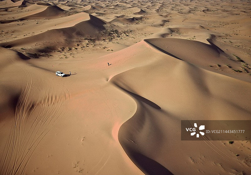 沙漠行车图片素材