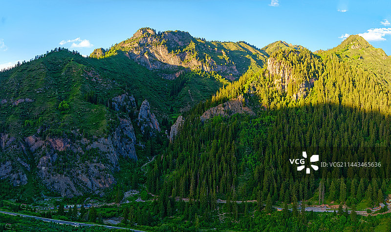 航拍甘肃甘南迭部扎尕那夏季风光图片素材