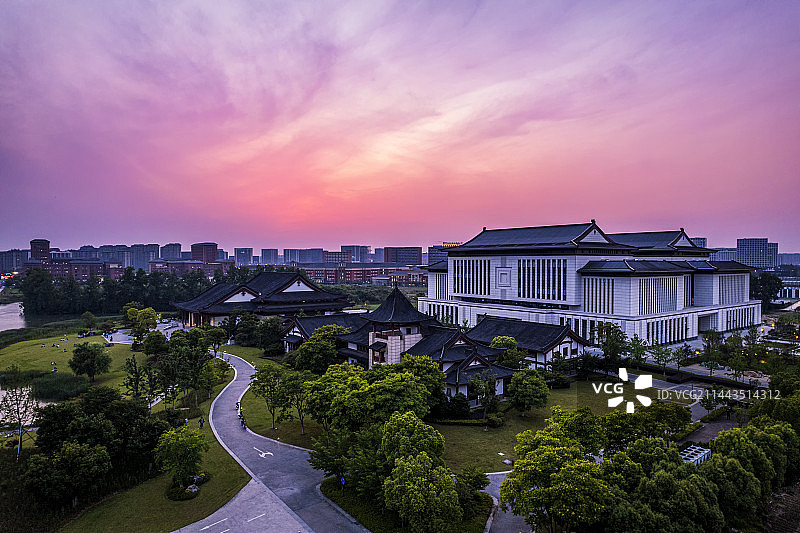 浙江大学求是大讲堂晚霞图片素材