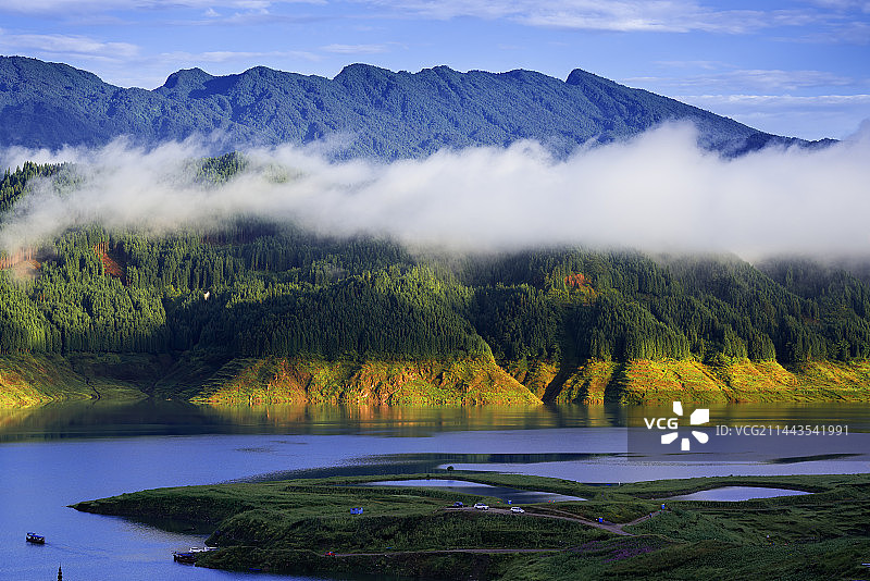 宁静的雅女湖之晨图片素材
