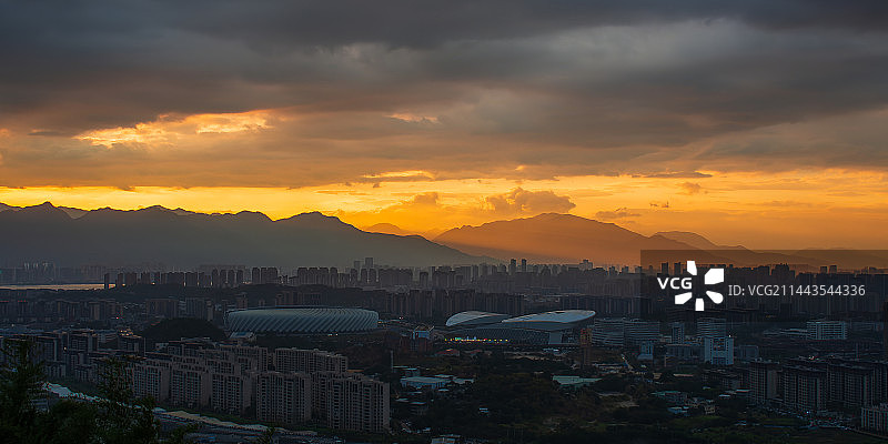 晚霞金光 夕阳下的城市 福州仓山区图片素材