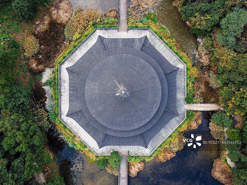 航拍古典建筑屋顶图片素材