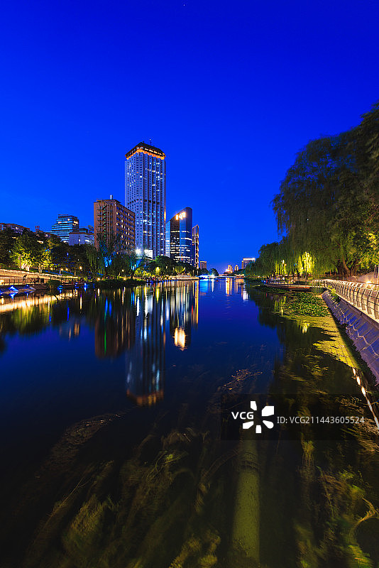北京亮马河夜景图片素材