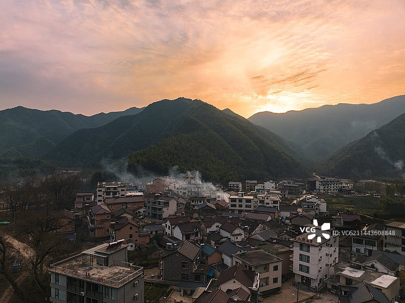 安徽皖南川藏线月亮湾日落风光图片素材