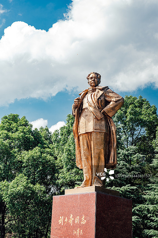 刘少奇铜像图片素材