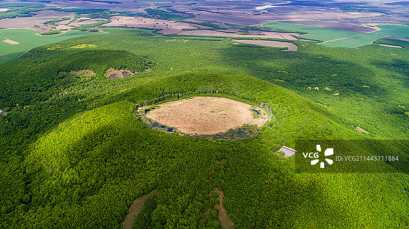 五大连池火山口及火山地貌风光图片素材