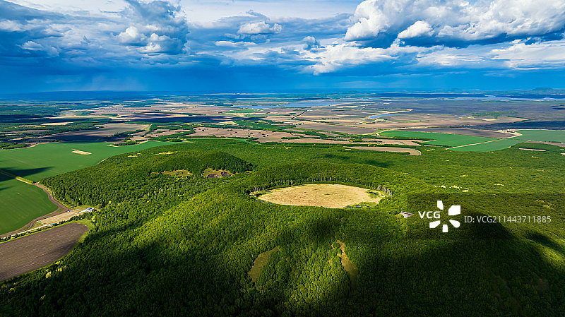 五大连池火山口及火山地貌风光图片素材
