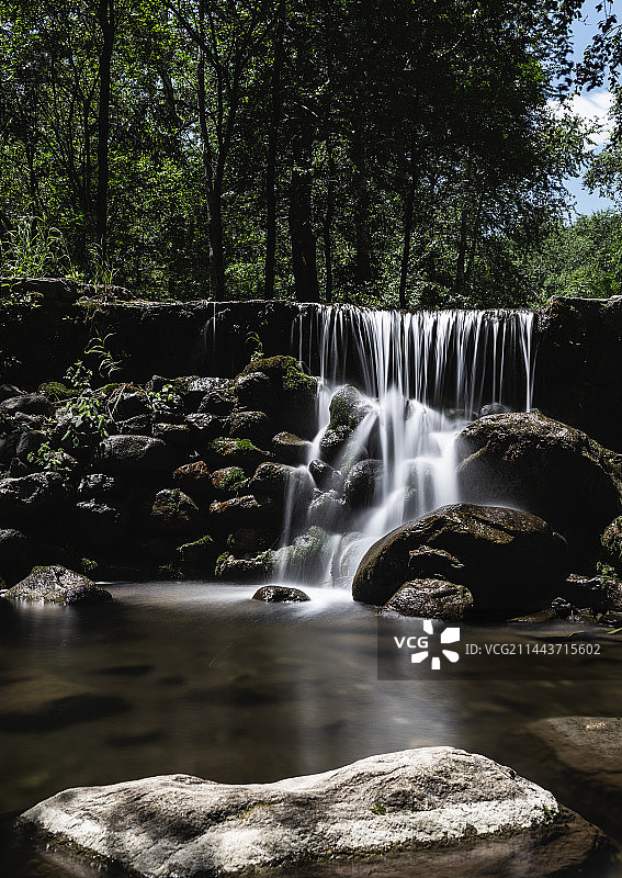 山间溪水图片素材