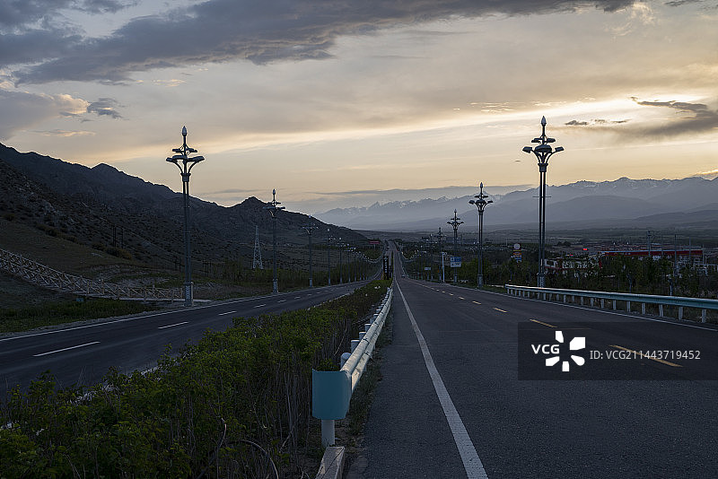 温泉县的晚霞图片素材