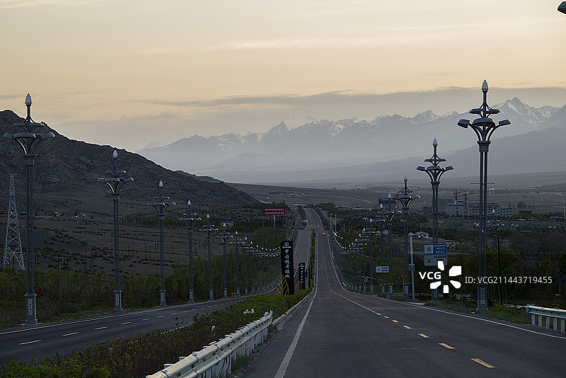 温泉县的晚霞图片素材