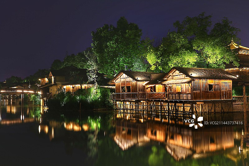 嘉兴桐乡濮院时尚古镇的夜景图片素材