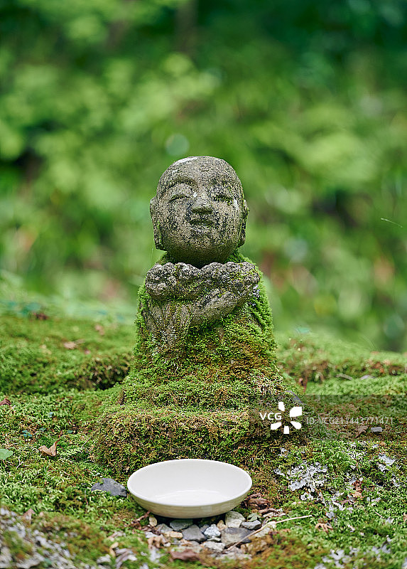 日本京都三千院地藏王菩萨雕像图片素材