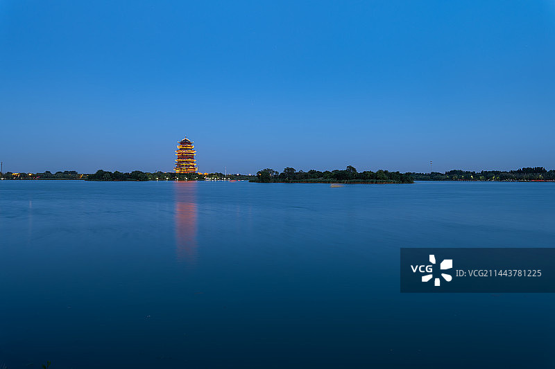 夕阳下的黄河楼图片素材