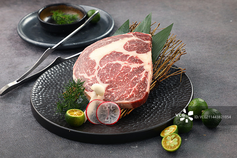 澳洲谷饲安格斯眼肉牛排图片素材