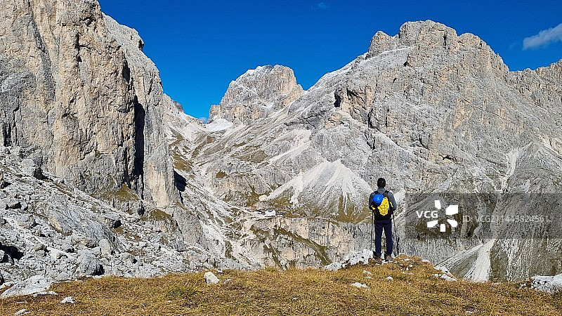夏季徒步-多洛米蒂图片素材