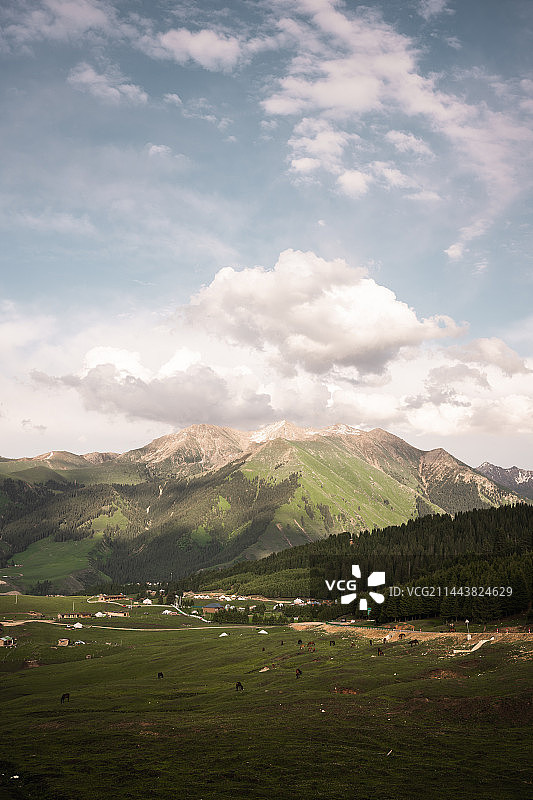 新疆琼库什台雪山图片素材