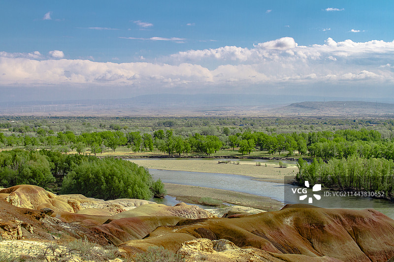 神奇异彩的布尔津五彩滩图片素材