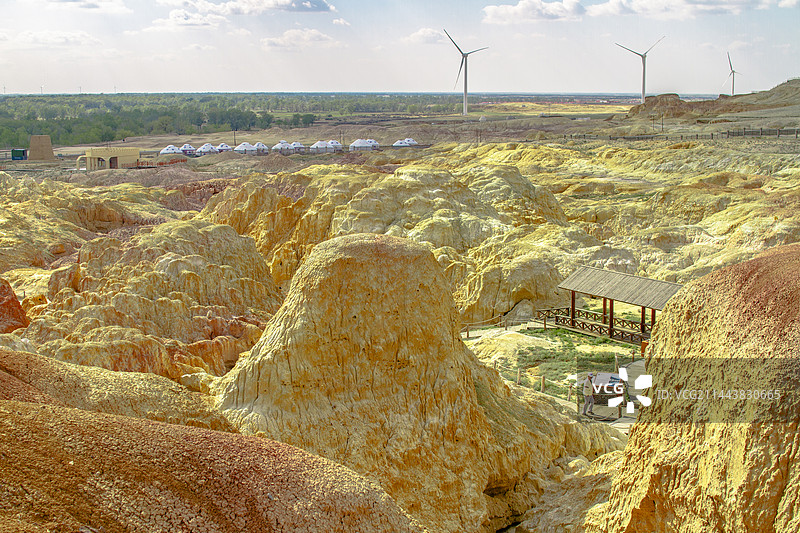 神奇异彩的布尔津五彩滩图片素材