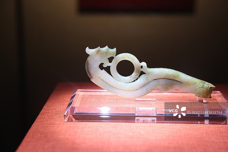 西汉南越王墓博物馆—龙虎并体玉带钩图片素材