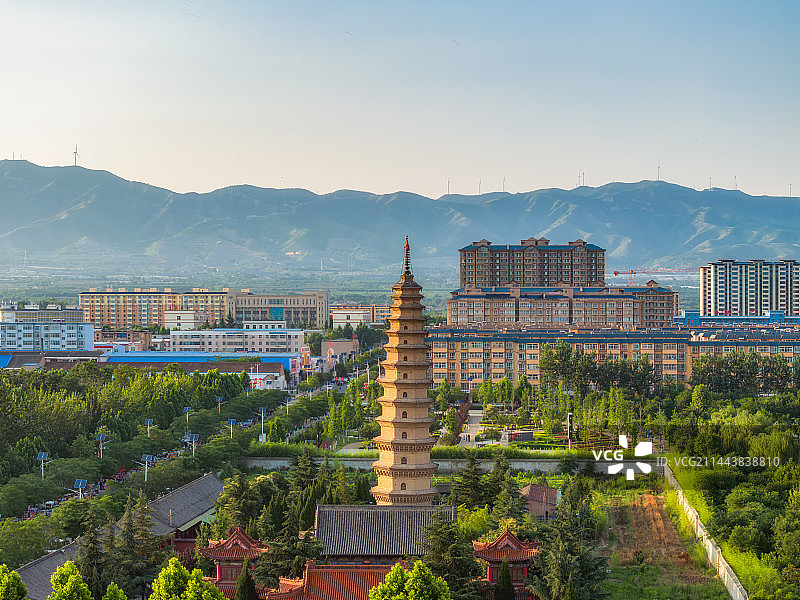 第七批国宝单位，山西省运城市芮城县——寿圣寺舍利塔，夏季航拍图片素材