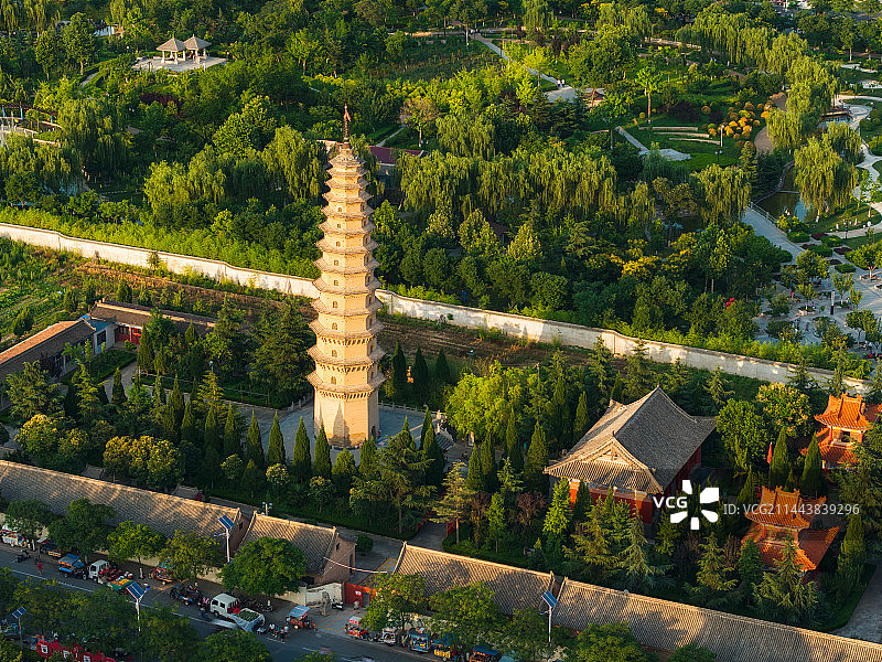 第七批国宝单位，山西省运城市芮城县——寿圣寺舍利塔，夏季航拍图片素材