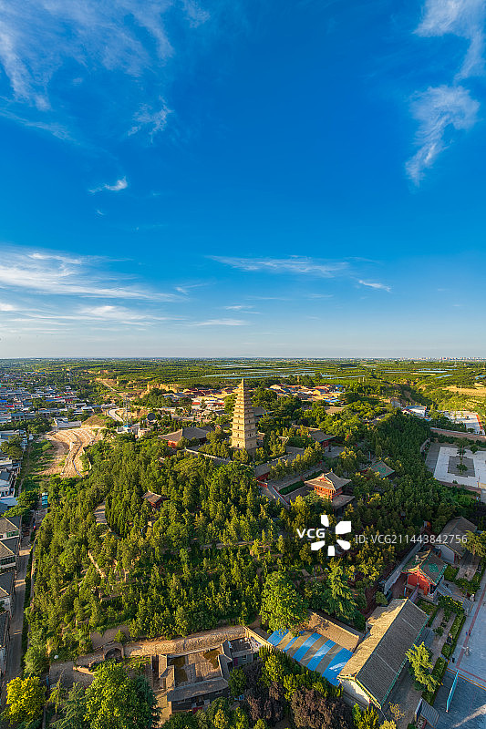 山西省运城市永济市（普救寺）莺莺塔夏季航拍图片素材