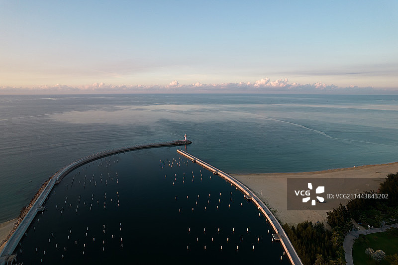 航拍视角下的清水湾图片素材