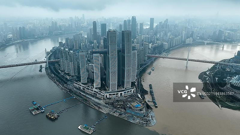 重庆来福士城市涨水图片素材