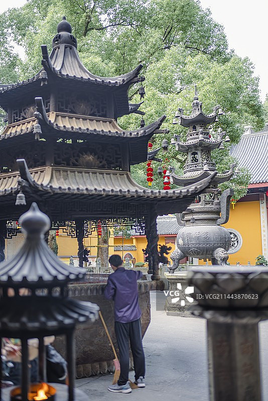 法喜寺建筑香火图片素材