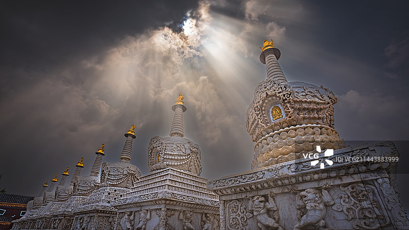 内蒙古呼和浩特大召寺 释迦八塔图片素材