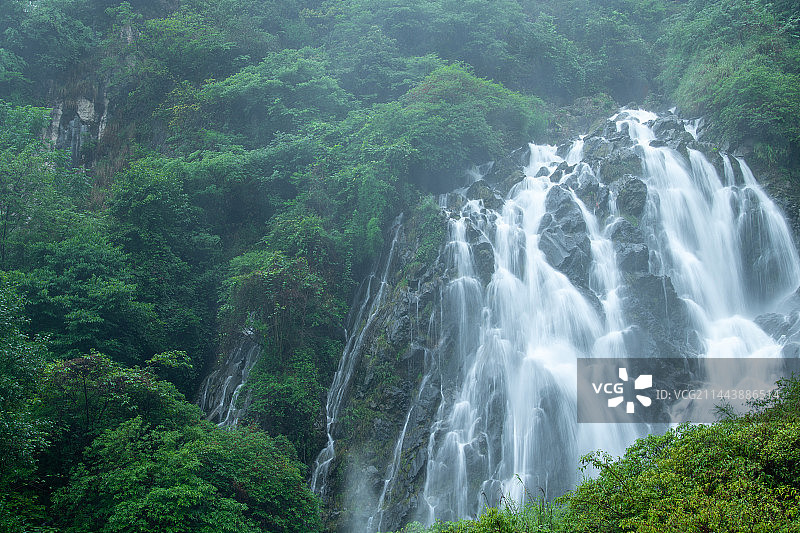 贵州凉都六盘水滴水岩瀑布图片素材