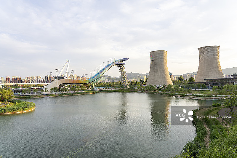 夏天首钢园工业建筑风景图片素材