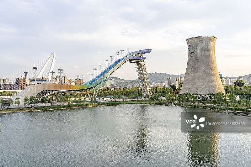 夏天首钢园工业建筑风景图片素材