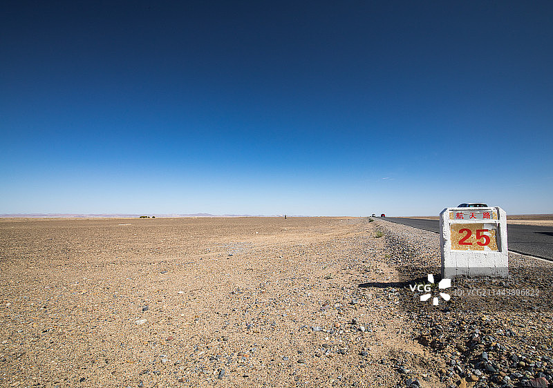 沙漠公路图片素材