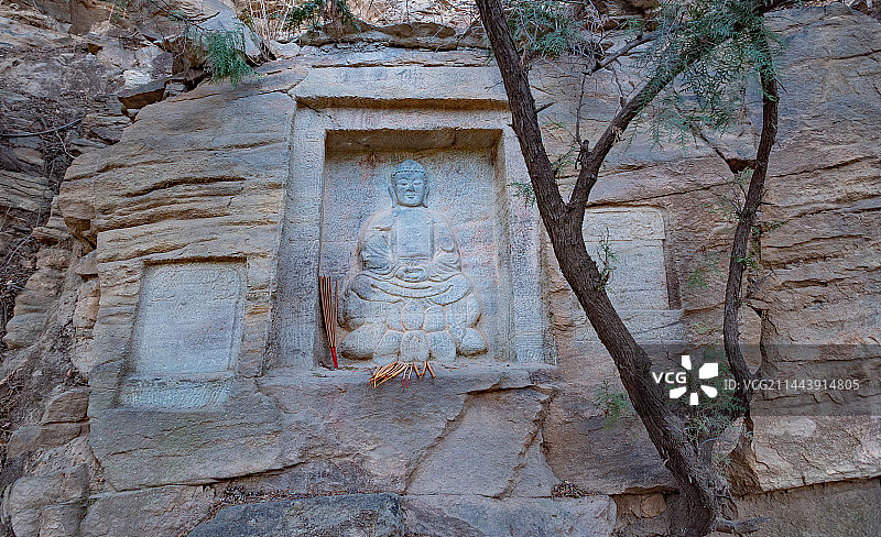 北京八大处公园摩崖谷石刻造像图片素材