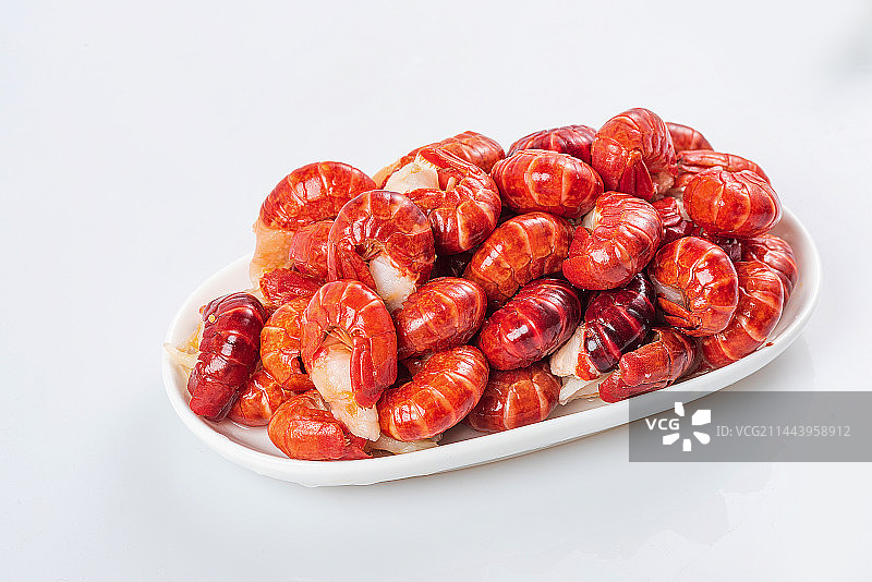 白底上的一盘小龙虾尾图片素材