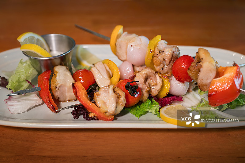 健康美食蔬菜鸡肉串图片素材