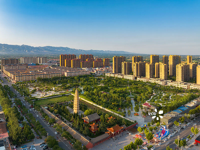 第七批国宝单位，山西省运城市芮城县——寿圣寺舍利塔，夏季航拍图片素材