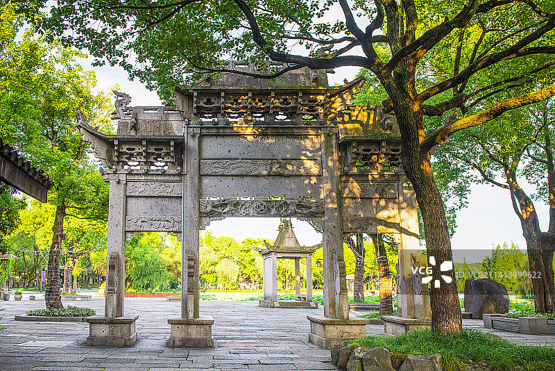 绍兴柯桥鲁镇牌坊 江南古镇 牌坊 牌楼图片素材