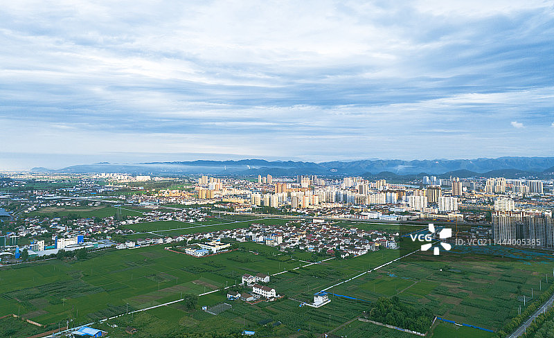 小城郊区的风光图片素材