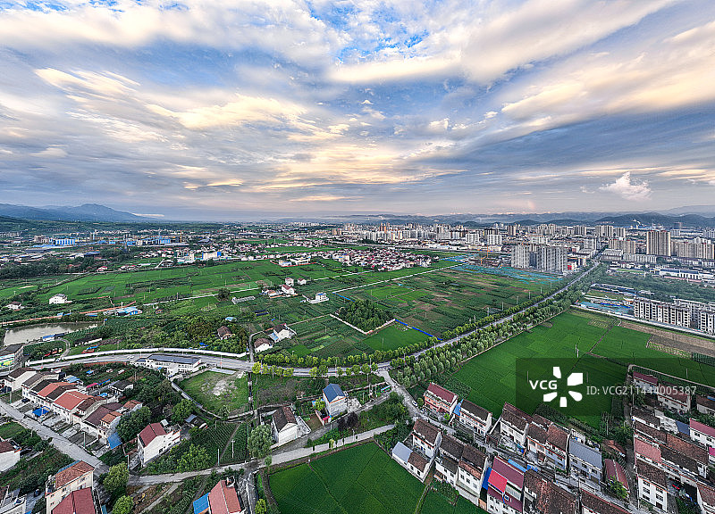 小城郊区的风光图片素材