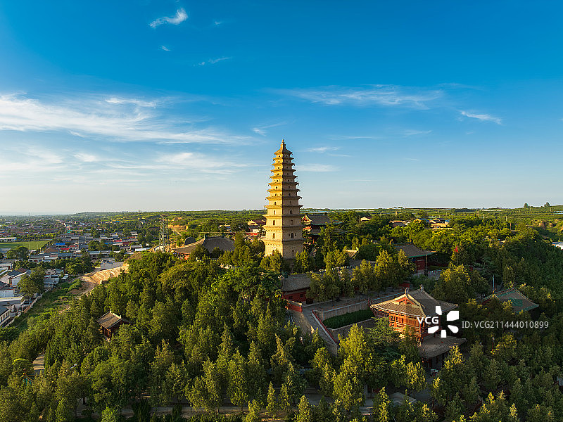 山西省运城市永济市（普救寺）莺莺塔夏季航拍图片素材