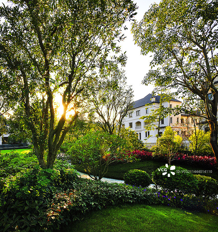 五重景观的奢华别墅图片素材