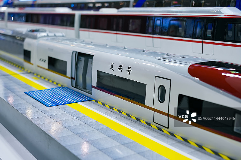 高铁 高速列车 复兴号图片素材