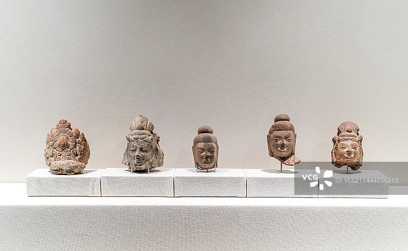 河南洛阳永宁寺，中国北魏雕塑，佛头像残块图片素材