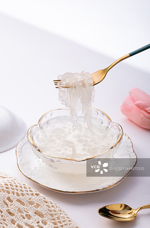 碗里的炖燕窝图片素材